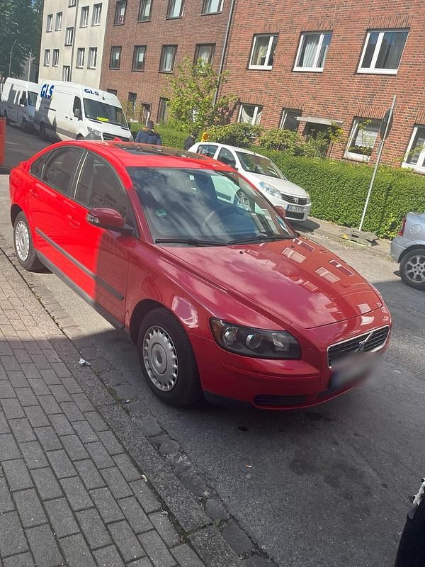 Second-hand Volvo S40 110 CP (80 kW) 2006 Roșu Berlinǎ