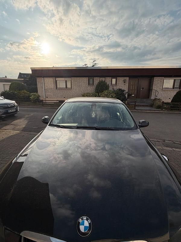 Gebraucht BMW 318 129 PS (94 kW) 2007 Schwarz Limousine