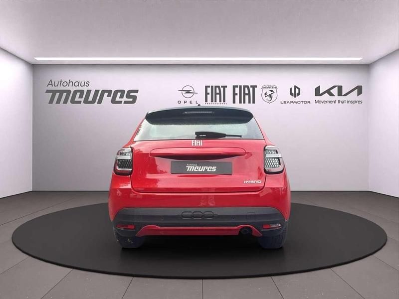 Gebraucht Fiat 600 110 PS (80 kW) 2025 Rot SUV