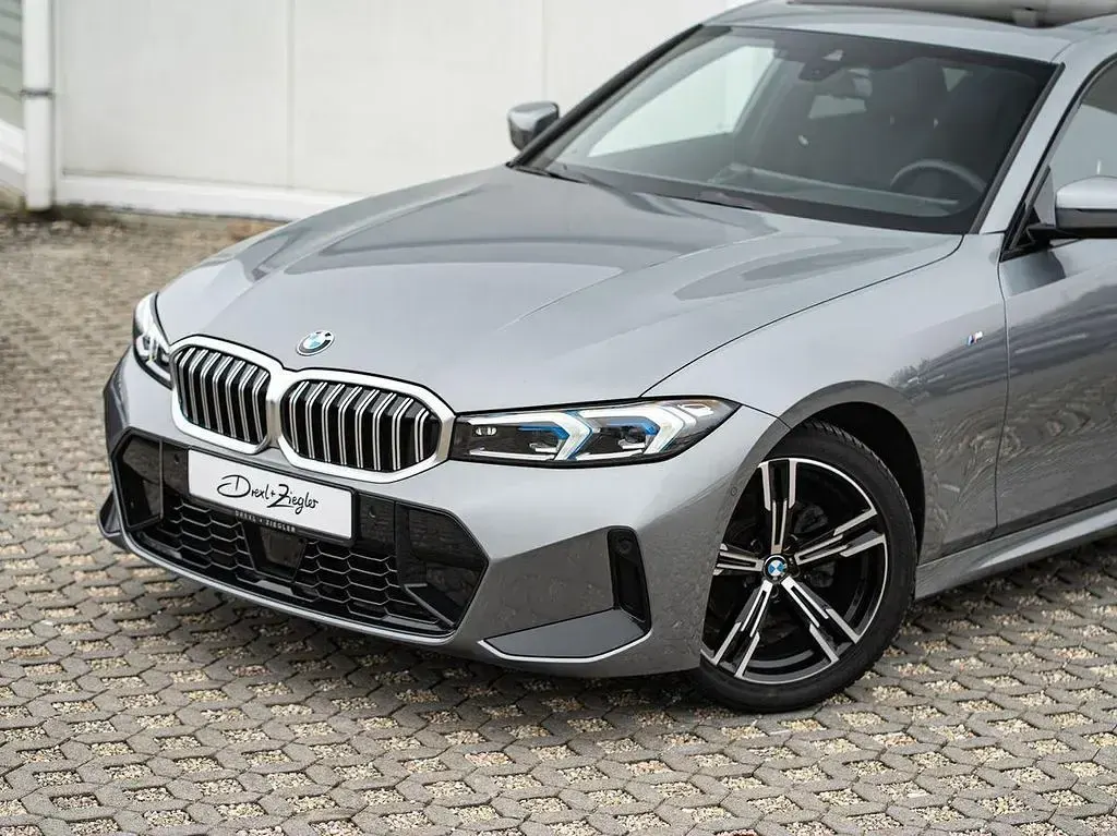 Gebraucht BMW 320 M Sport 190 PS (139 kW) 2025 Skyscraper grey metallic Limousine