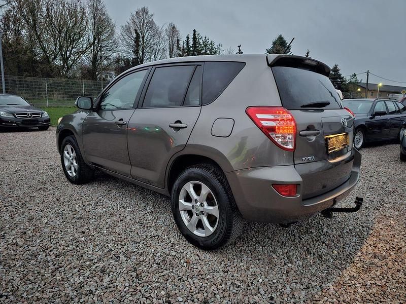Gebraucht Toyota RAV4 Executive 150 PS (110 kW) 2012 Braun SUV