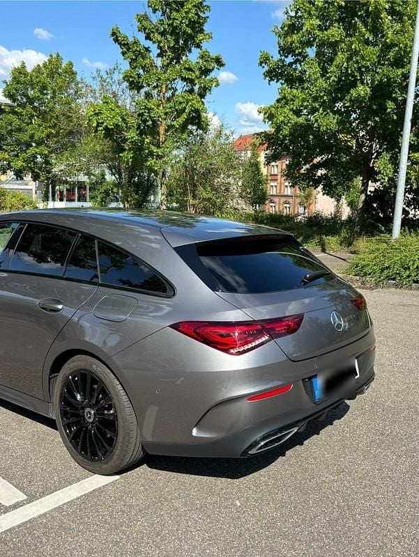 Grau Gebraucht 2022 Mercedes CLA200 Shooting Brake Kombi | 26.500 € (Superpreis) - Bild 1/4
