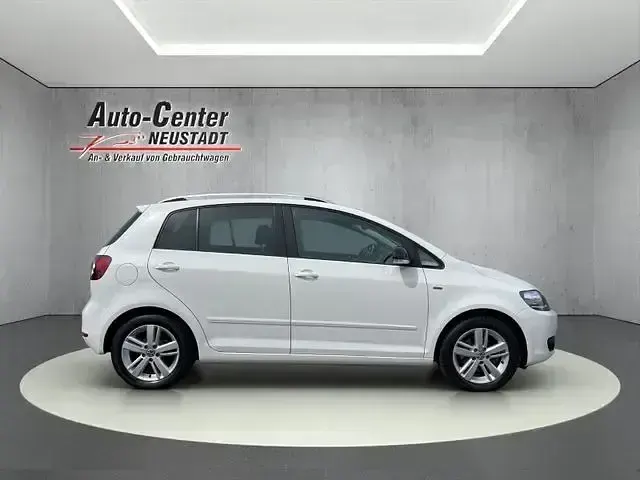 Gebraucht VW Golf Plus Cross Match 105 PS (77 kW) 2012 Weiß Van / Kleinbus