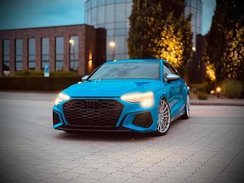 Blau Gebraucht 2022 Audi S3 Ambiente Limousine | 39.900 € (Fairer Preis) - Bild 1/4