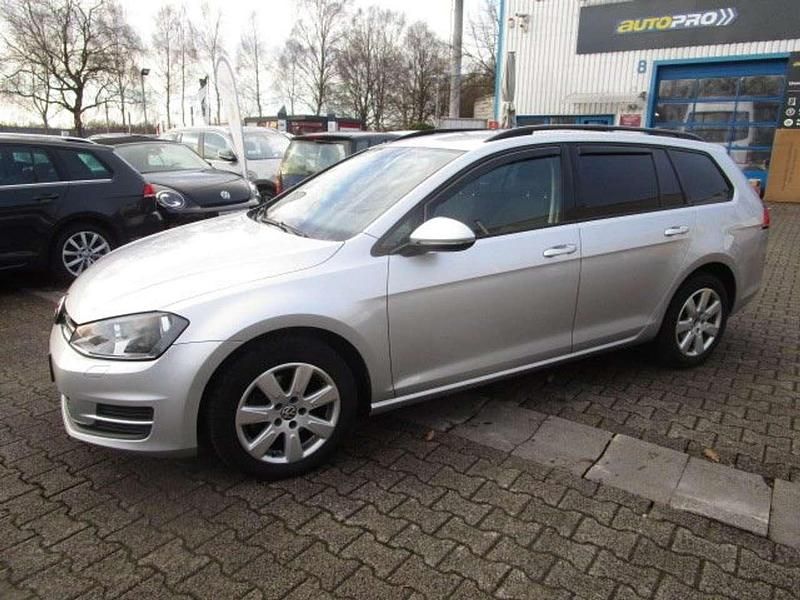 Gebraucht VW Golf VII Trendline 110 PS (80 kW) 2014 Reflexsilber metallic Kombi