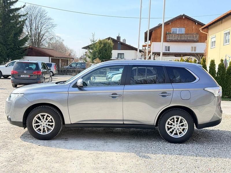 Gebraucht Mitsubishi Outlander Invite 150 PS (110 kW) 2014 Grau SUV