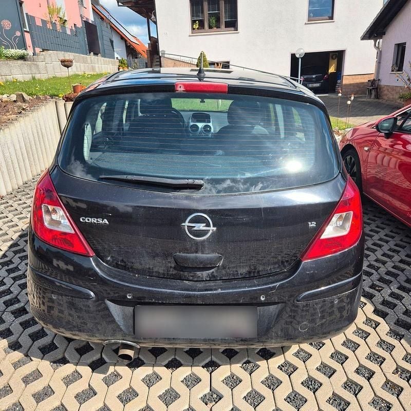 Second-hand Opel Corsa Cosmo 80 CP (58 kW) 2007 Negru Hatchback