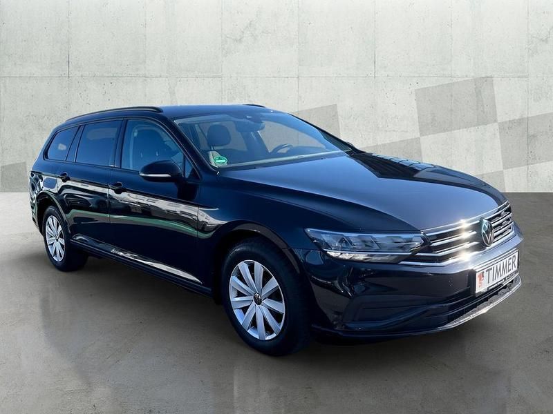 Gebraucht VW Passat Basis 150 PS (110 kW) 2022 Deep black perleffekt Kombi