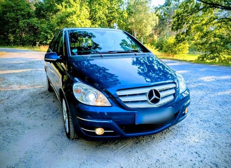 Blau Gebraucht 2008 Mercedes B200 Van / Kleinbus | 4.000 € (Fairer Preis) - Bild 1/4
