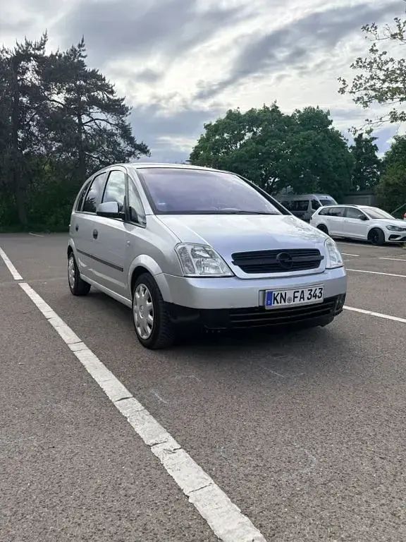 Gebraucht Opel Meriva 101 PS (74 kW) 2004 Silber Van / Kleinbus