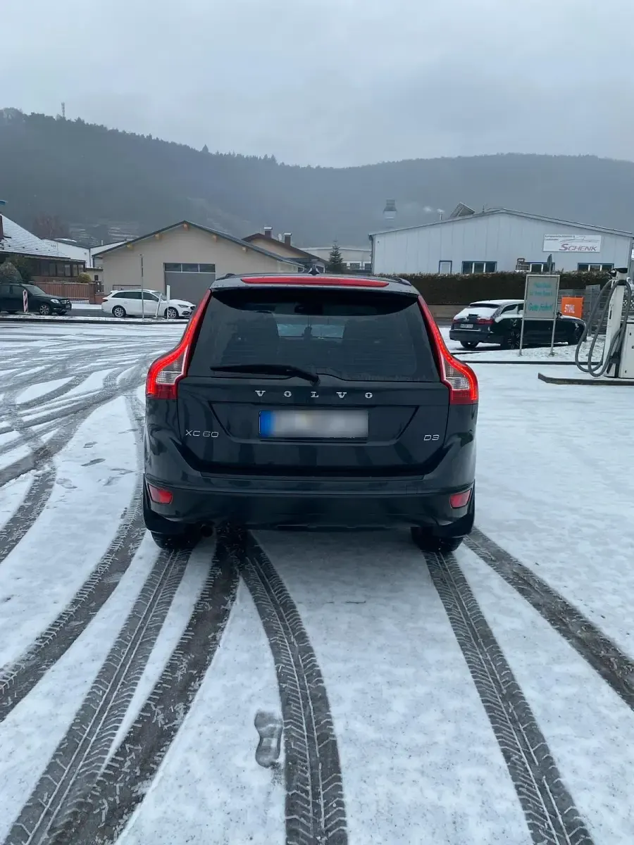 Gebraucht Volvo XC60 163 PS (119 kW) 2012 Grau SUV