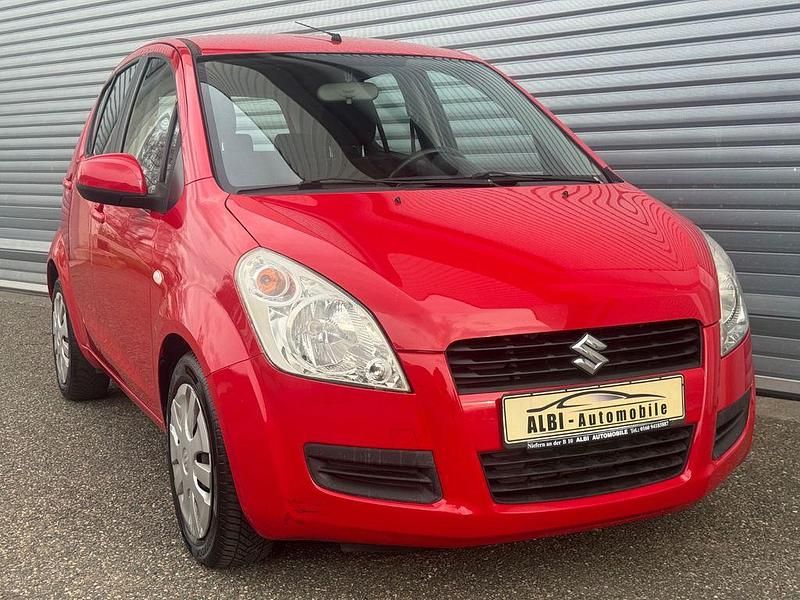 Gebraucht Suzuki Splash Basic 65 PS (47 kW) 2011 Rot Kleinwagen