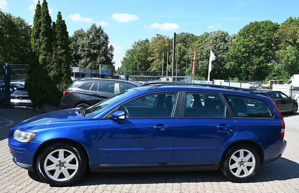 Gebraucht Volvo V50 Momentum 109 PS (80 kW) 2007 Blau Kombi