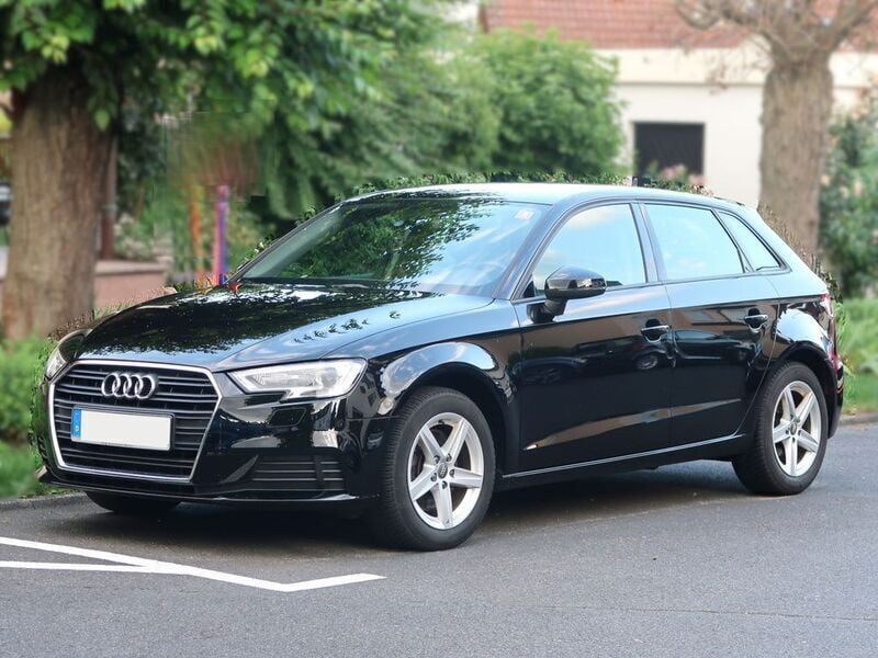 Schwarz Gebraucht 2019 Audi A3 Sportback Limousine | 19.000 € (Superpreis) - Bild 1/4
