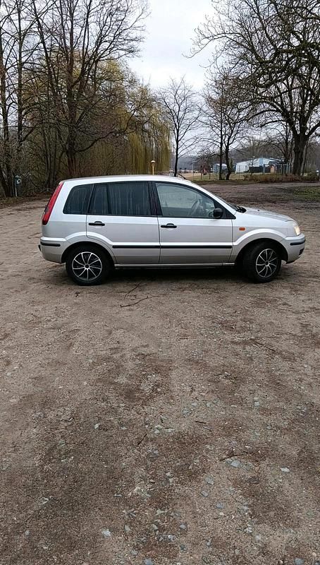 Gebraucht Ford Fusion 70 PS (51 kW) 2004 Silber Kleinwagen
