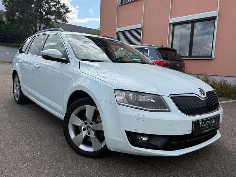 Weiß Gebraucht 2015 Skoda Octavia Style Kombi | 14.990 € (Fairer Preis) - Bild 1/4