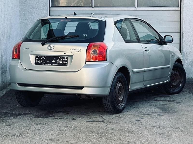 Gebraucht Toyota Corolla 116 PS (85 kW) 2006 Silber Kleinwagen
