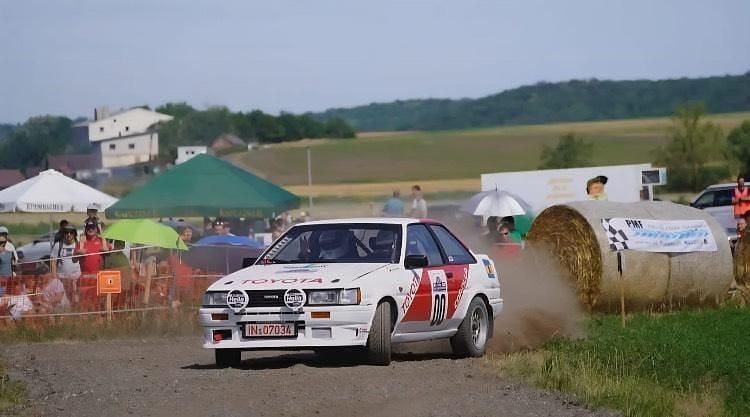 Weiß Gebraucht 1984 Toyota Corolla GT Coupé | 23.000 € - Bild 1/4