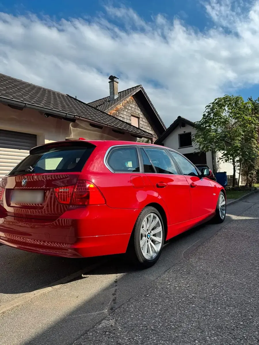 Gebraucht BMW 330 245 PS (180 kW) 2009 Rot Kombi