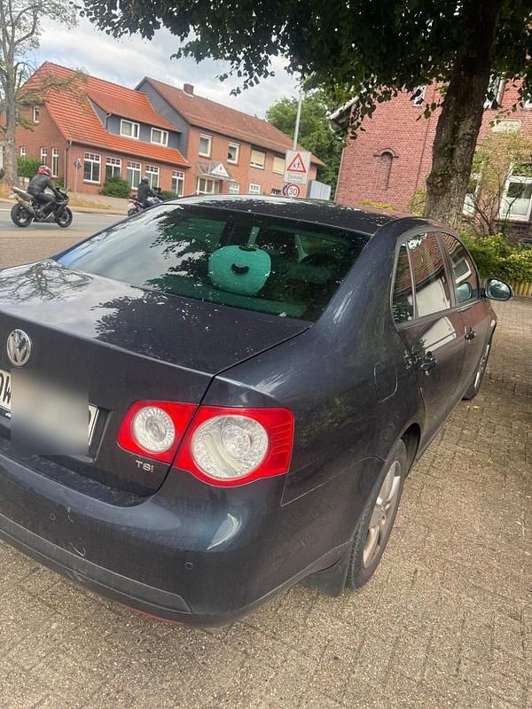 Gebraucht VW Jetta 122 PS (89 kW) 2009 Blau Limousine