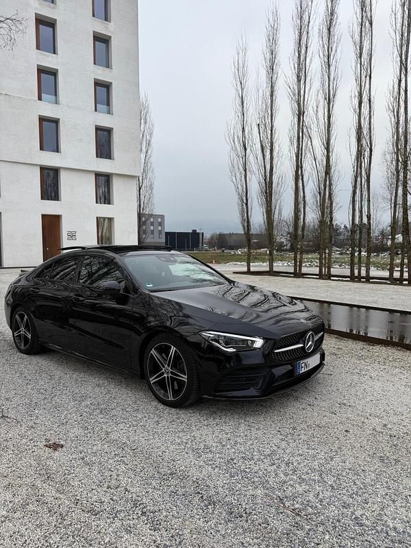 Schwarz Gebraucht 2019 Mercedes CLA250 Limousine | 29.990 € (Etwas zu teuer) - Bild 1/4