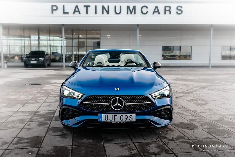 Gebraucht Mercedes CLE300 AMG 258 PS (189 kW) 2024 Blau Cabrio