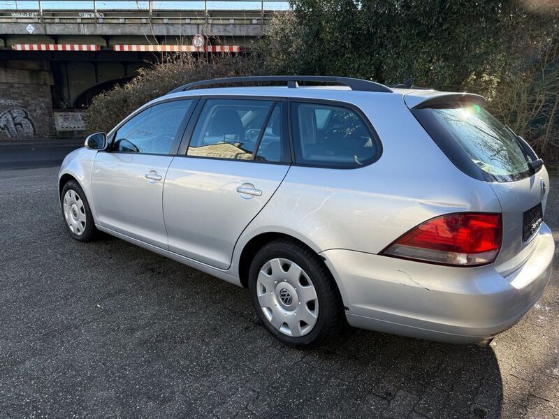 Gebraucht VW Golf VI Trendline 105 PS (77 kW) 2011 Silber Kleinwagen