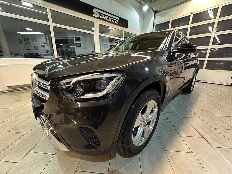 Gebraucht Mercedes GLC300e 306 PS (225 kW) 2021 Graphitgrau SUV