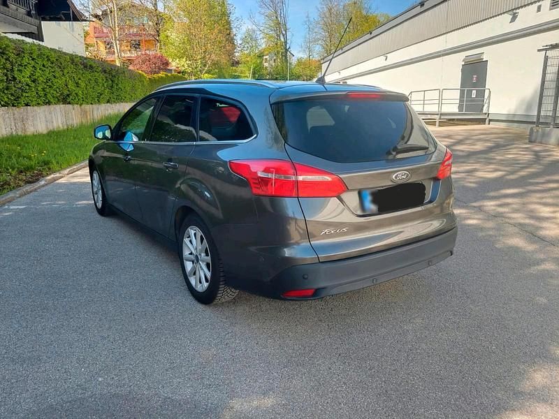 Używany Ford Focus Titanium 120 KM (88 kW) 2016 Szary Kombi