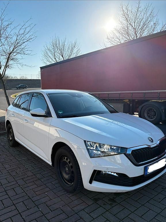 Gebraucht Skoda Scala 90 PS (66 kW) 2020 Weiß Kleinwagen
