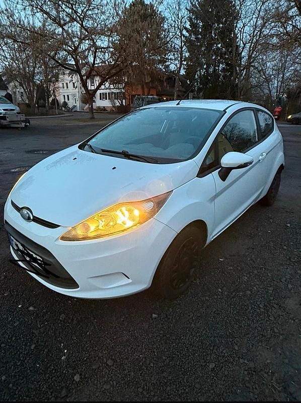 Gebraucht Ford Fiesta 82 PS (60 kW) 2009 Weiß Kleinwagen