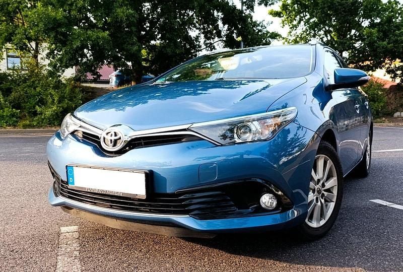 Blau Gebraucht 2016 Toyota Auris Touring Sports Kombi | 9.200 € (Guter Preis) - Bild 1/4
