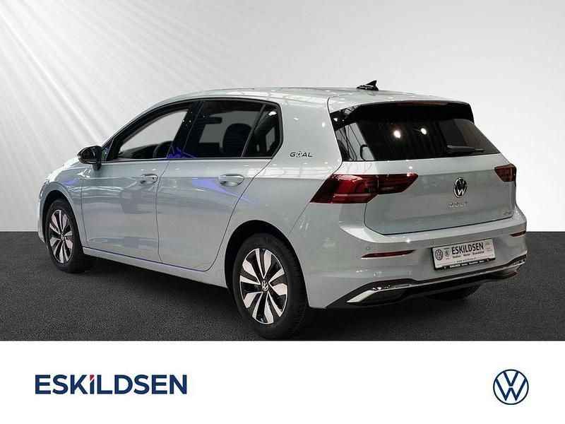 Gebraucht VW Golf VIII Life 150 PS (110 kW) 2026 Blau Limousine