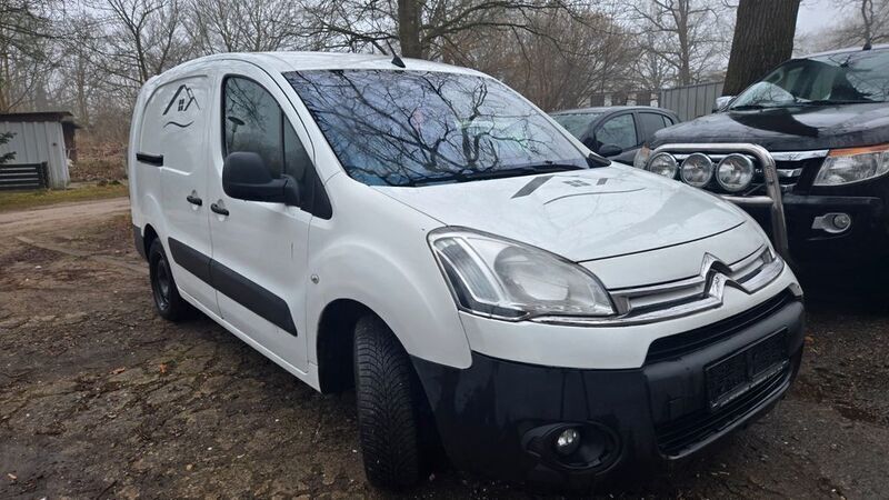 Weiß Gebraucht 2013 Citroën Berlingo Van / Kleinbus | 3.100 € (Etwas zu teuer) - Bild 1/4