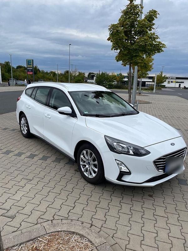 Gebraucht Ford Focus Cool & Connect 95 PS (69 kW) 2020 Weiß Kombi