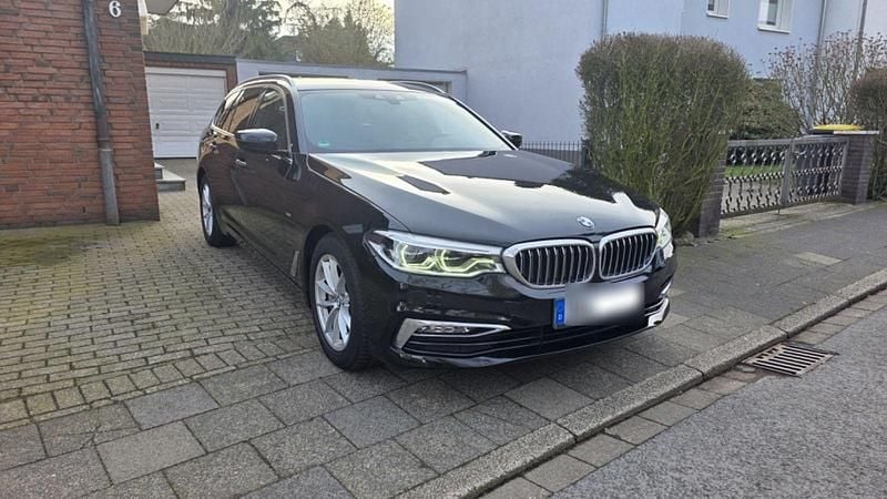 Schwarz Gebraucht 2018 BMW 530 Luxury Line Kombi | 23.600 € (Superpreis) - Bild 1/4