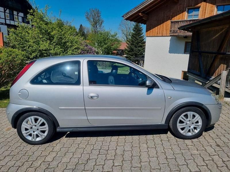 Gebraucht Opel Corsa 80 PS (58 kW) 2006 Silber Limousine