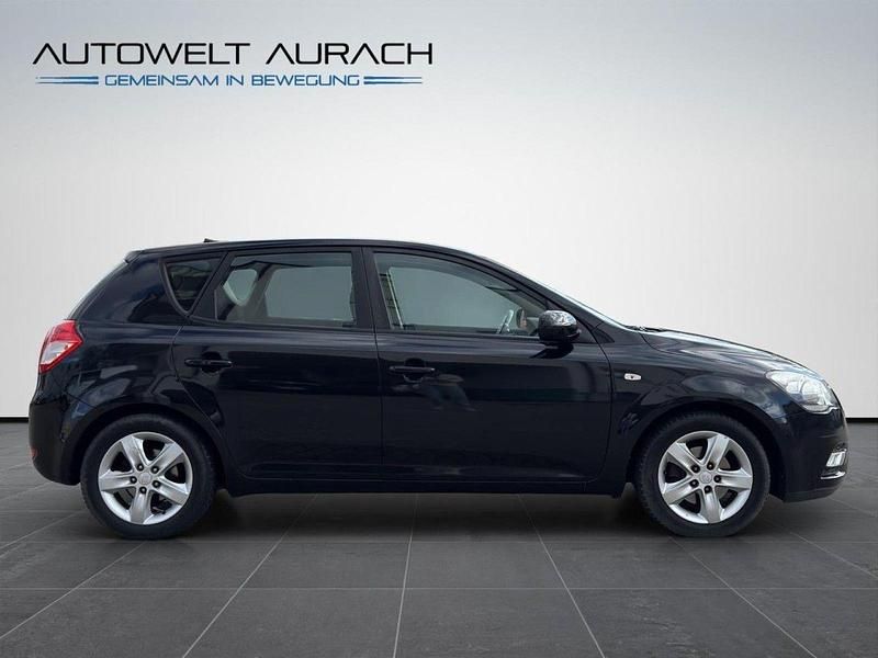 Second-hand Kia Ceed Edition 7 90 CP (66 kW) 2012 Negru Hatchback