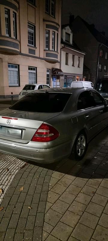 Beige Gebraucht 2007 Mercedes E320 Limousine | 5.999 € (Fairer Preis) - Bild 1/4