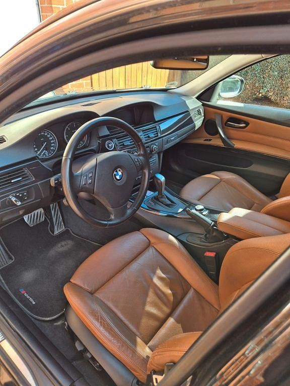 Gebraucht BMW 320 Sport Line 177 PS (130 kW) 2009 Schwarz Kombi