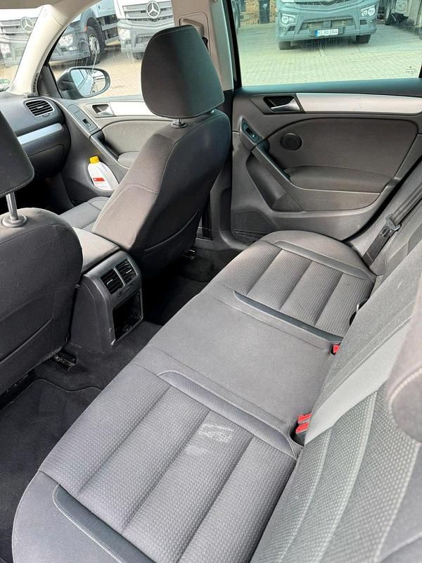 Gebraucht VW Golf VI 105 PS (77 kW) 2011 Schwarz Kleinwagen