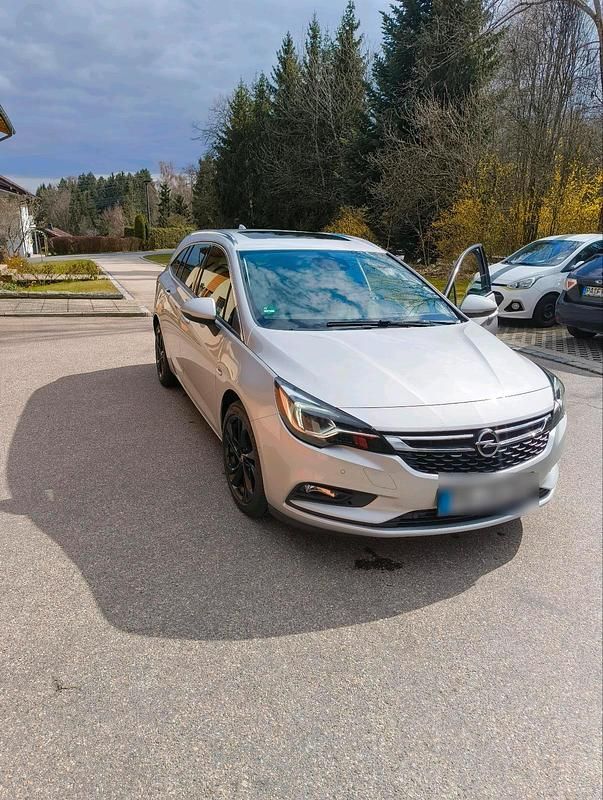 Gebraucht Opel Astra 135 PS (99 kW) 2017 Silber Kombi