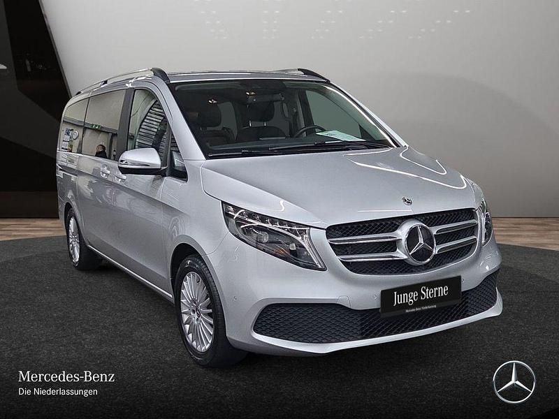 Gebraucht Mercedes V220 Edition 163 PS (119 kW) 2023 Silber Van / Kleinbus