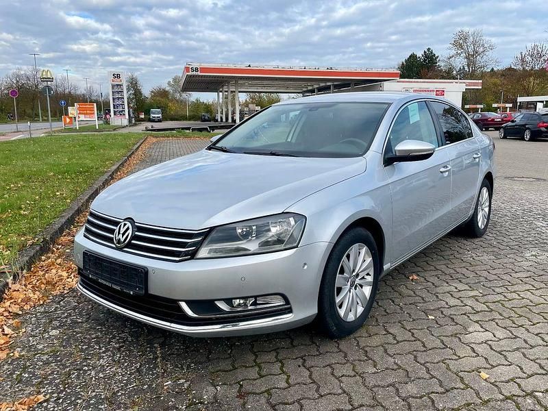 Gebraucht VW Passat Comfortline 122 PS (89 kW) 2011 Silber Limousine