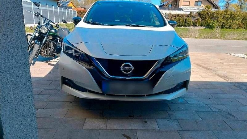 Gebraucht Nissan Leaf N-Connecta 110 kW (150 PS) 2019 Weiß Kleinwagen
