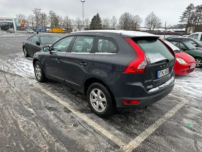Grau Gebraucht 2010 Volvo XC60 SUV | 6.200 € (Superpreis) - Bild 1/4