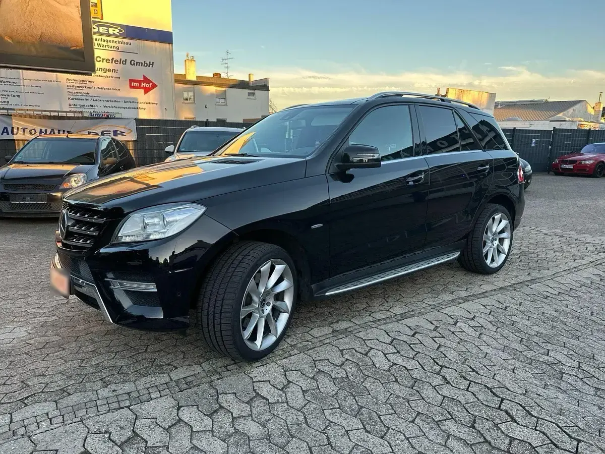 Gebraucht Mercedes ML350 AMG 258 PS (189 kW) 2011 Schwarz SUV