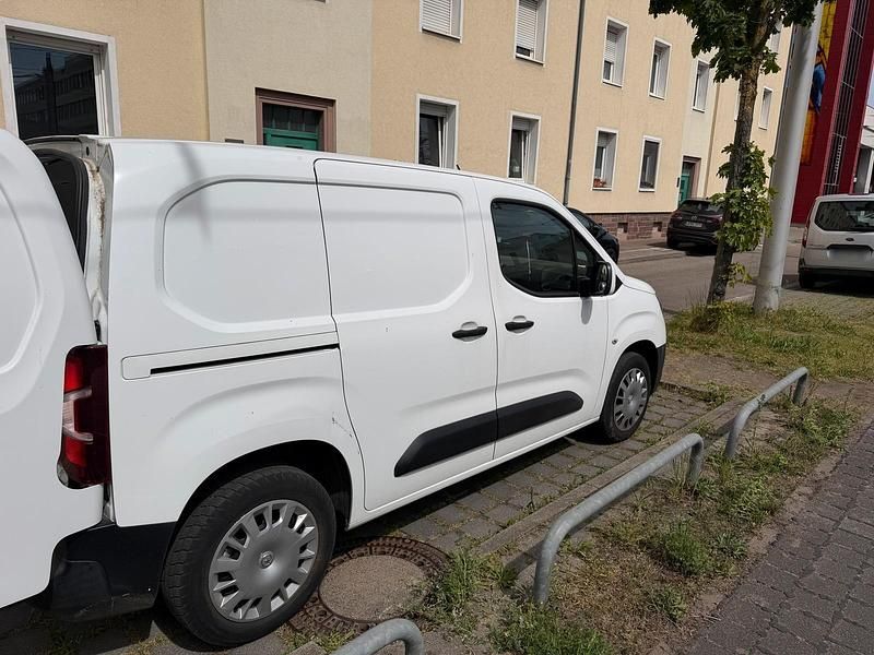 Second-hand Opel Combo 2019 Alb Monovolum