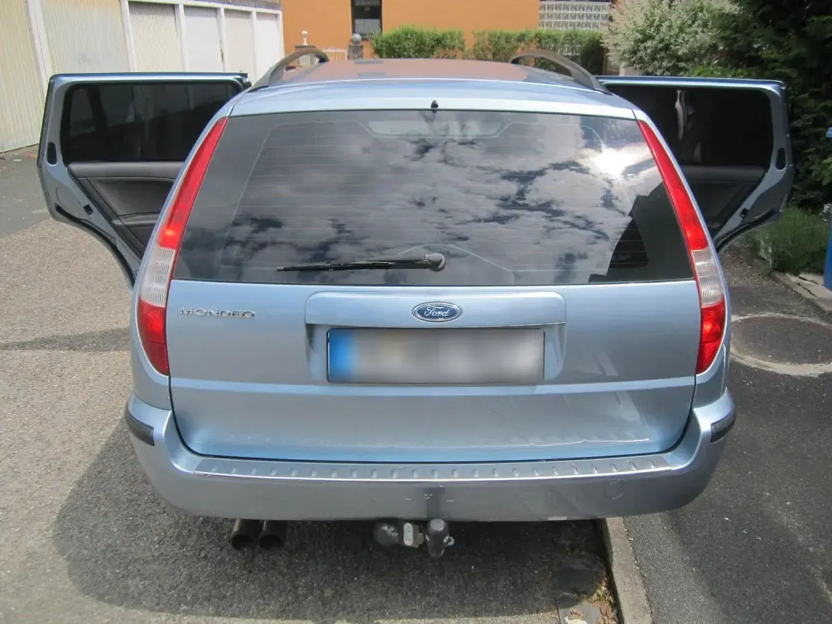 Gebraucht Ford Mondeo Ghia 125 PS (91 kW) 2006 Blau Kombi