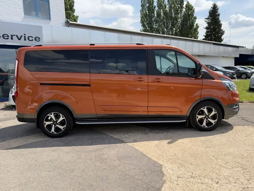 Gebraucht Ford Tourneo Active 185 PS (136 kW) 2022 Orange Van / Kleinbus